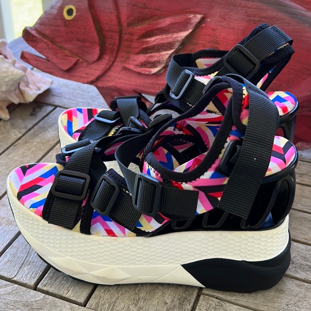 Cape Robbin Play Dirty Remix Platform Sandals Size 7 Wearable Art 🖼️ Like New - Picture 9 of 13